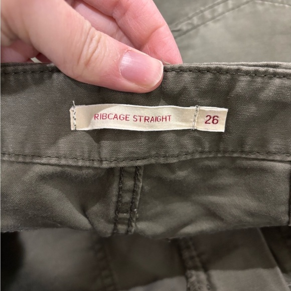 LEVIS • Women’s Ribcage Straight Utility Pants in Olive Night Size 26 - Picture 6 of 8